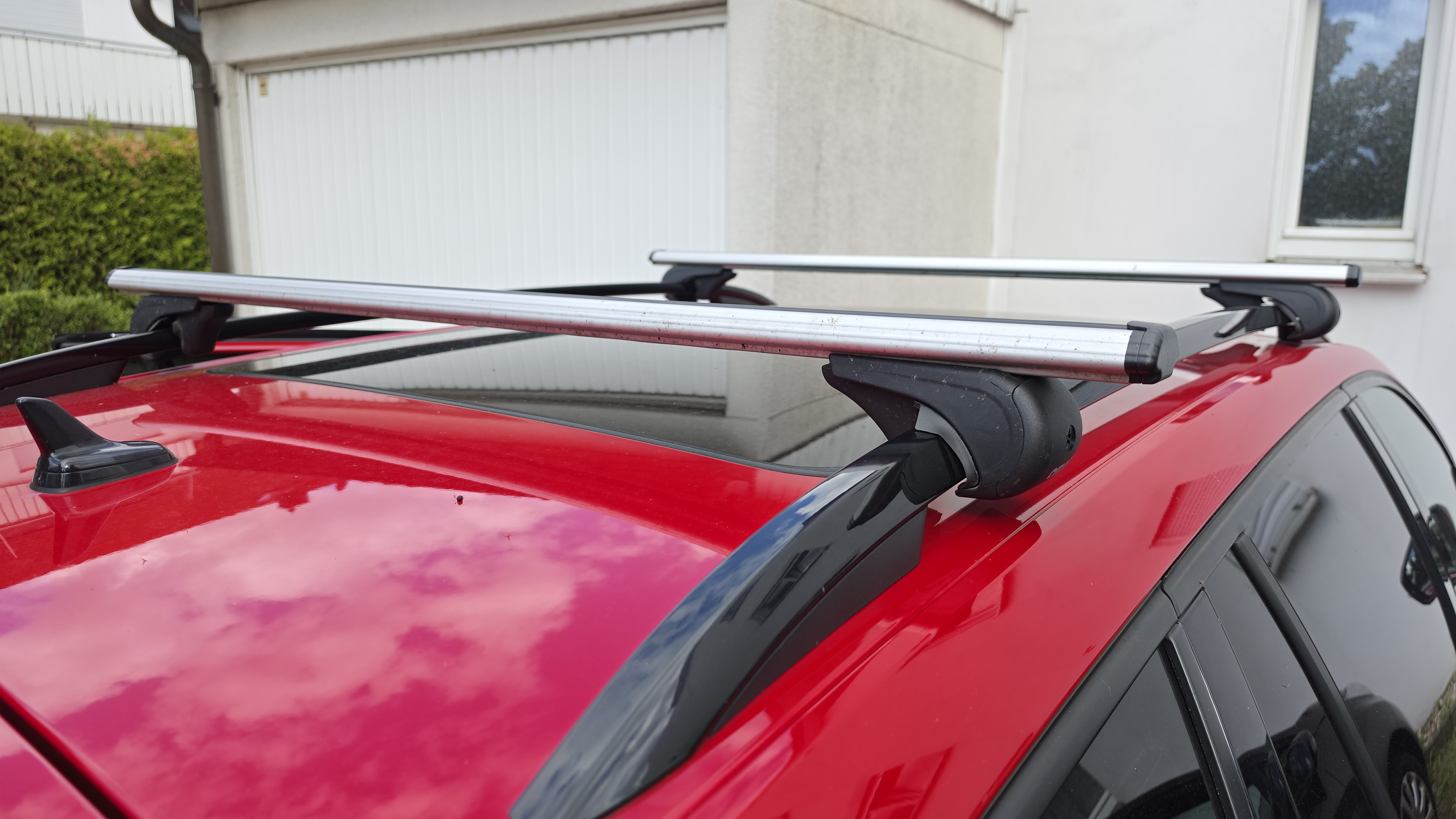 OMAC Aluminium Dachträger auf Fahrzeugdach